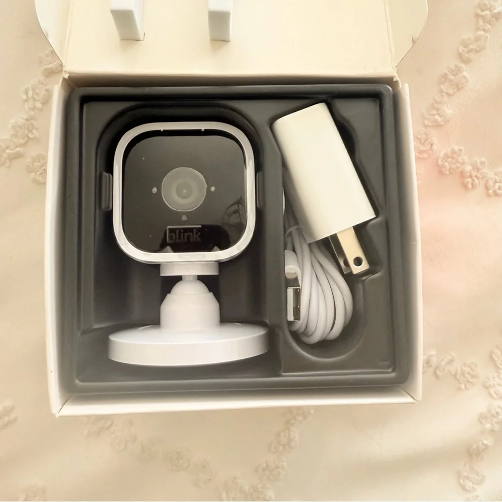 Blink Mini Indoor Plug-in HD Smart Security Camera